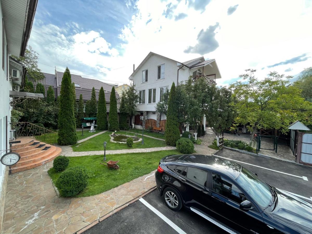 Apartments With Kitchen And Garden كييف المظهر الخارجي الصورة
