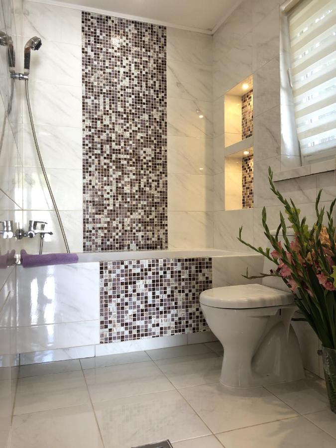 Apartments With Kitchen And Garden كييف المظهر الخارجي الصورة